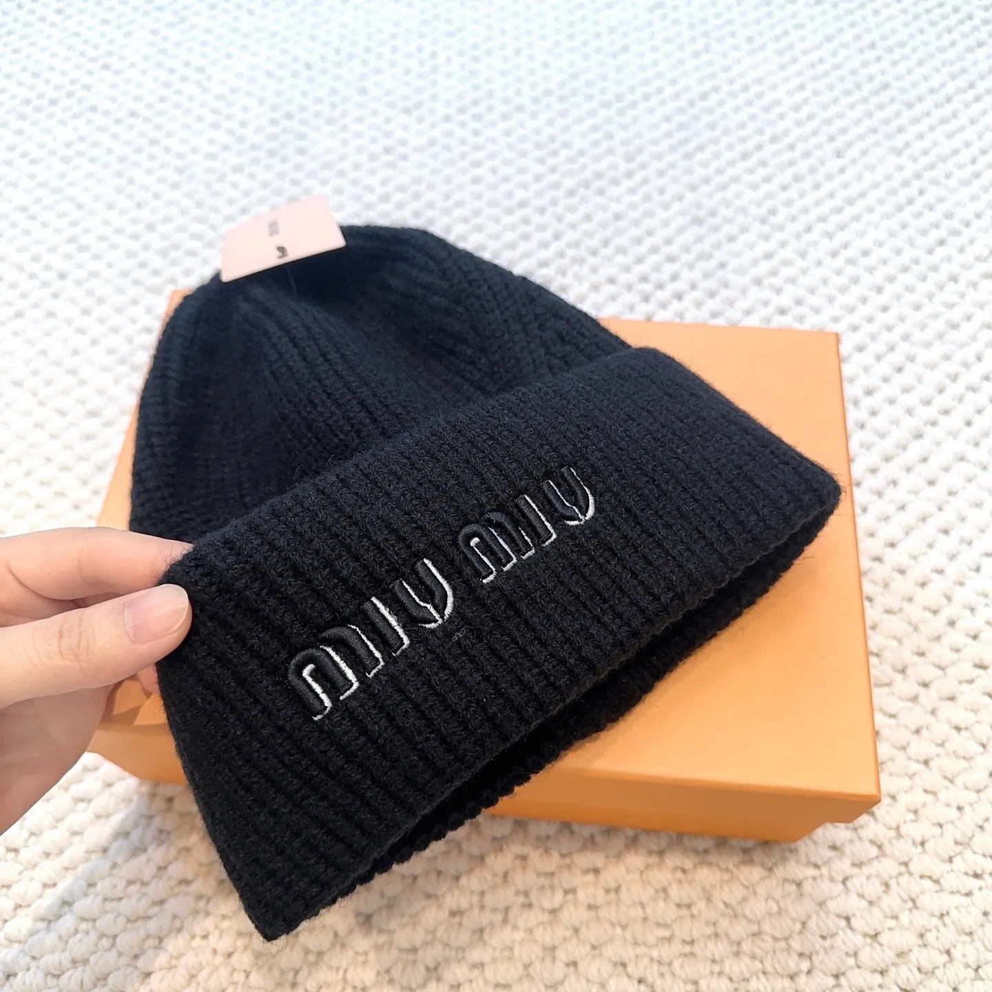 P50 miumiu Miu Miu counter's popular embroidered logo knitted hat! Xiaohongshu’s new product is released, it’s so 🉑️, high-elastic fabric, classic color