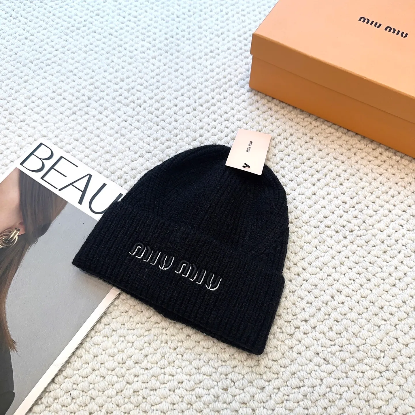 P50 miumiu Miu Miu counter's popular embroidered logo knitted hat! Xiaohongshu’s new product is released, it’s so 🉑️, high-elastic fabric, classic color