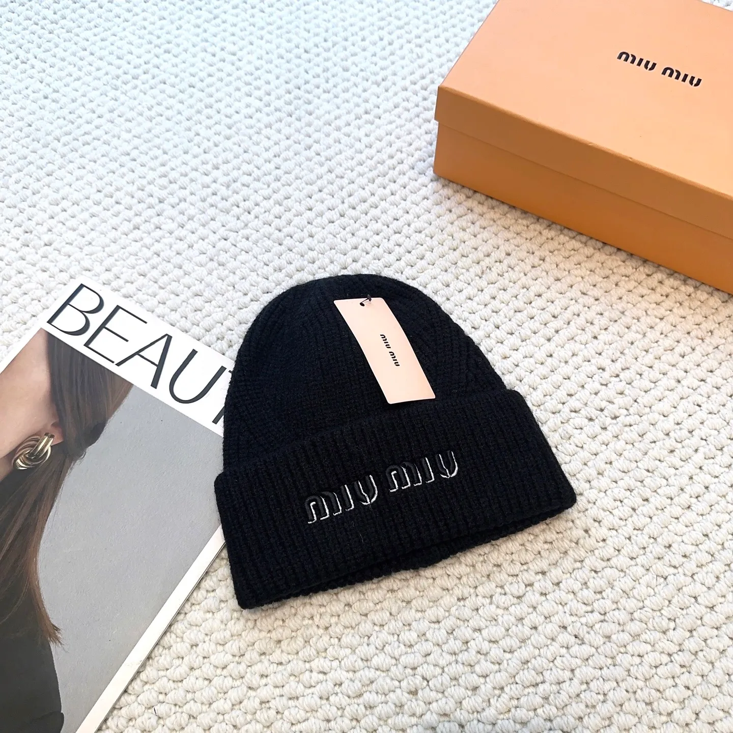 P50 miumiu Miu Miu counter's popular embroidered logo knitted hat! Xiaohongshu’s new product is released, it’s so 🉑️, high-elastic fabric, classic color
