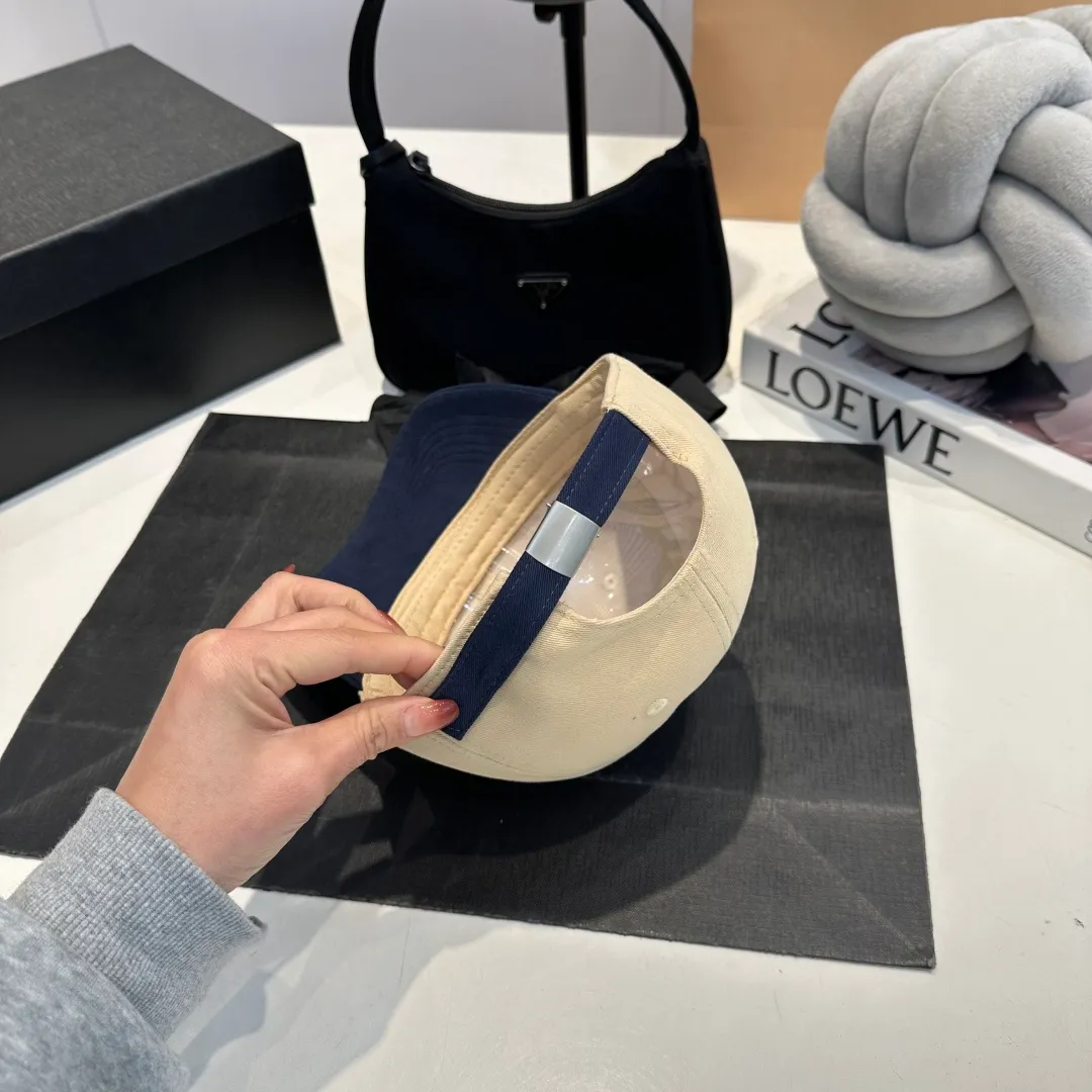 P56 miumiu original spring and summer new baseball cap, genuine mold-making and custom-made, the original workmanship is meticulous and the quality is superb!