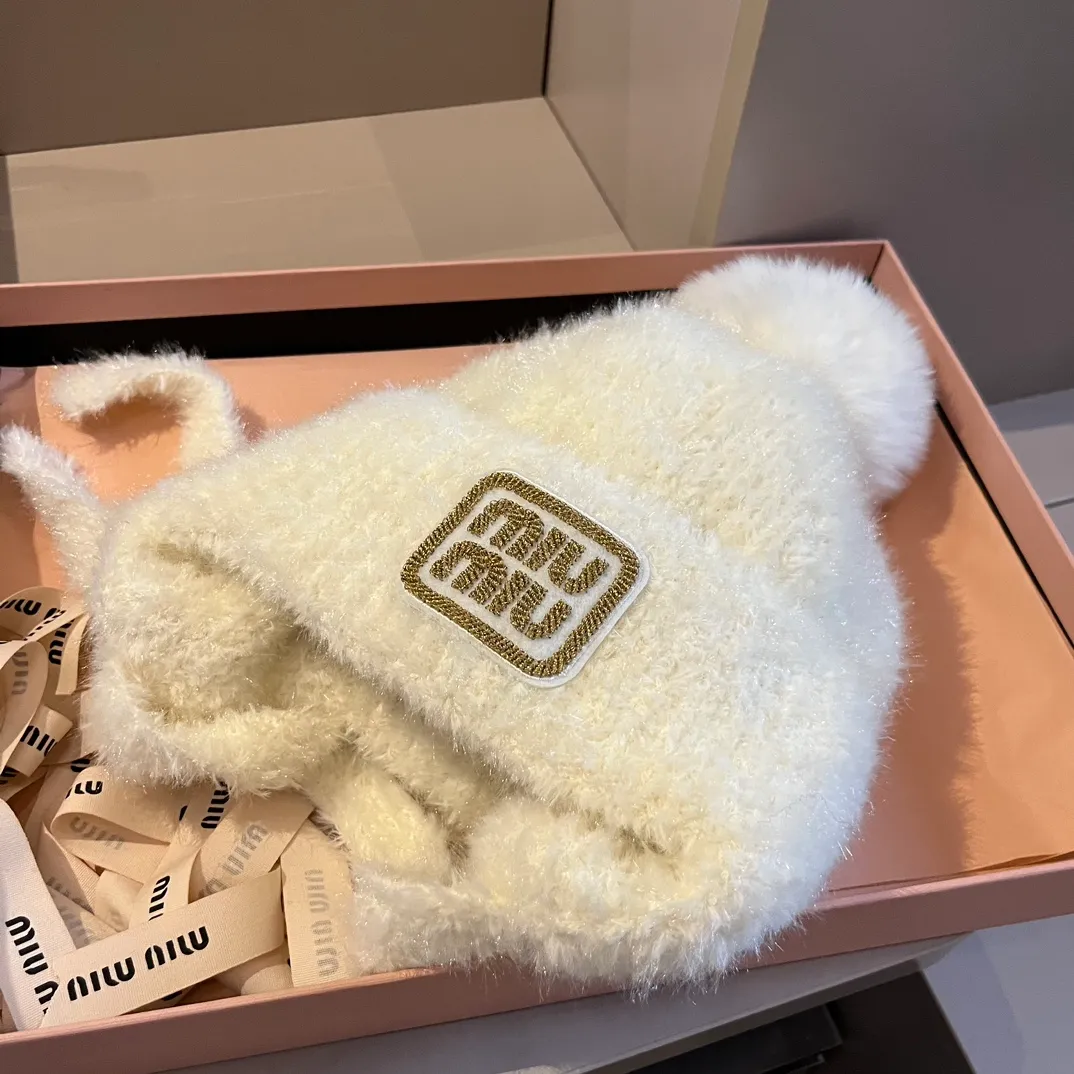 💰110¥ miumiu new ear protection hat, a must-have new style for autumn and winter
