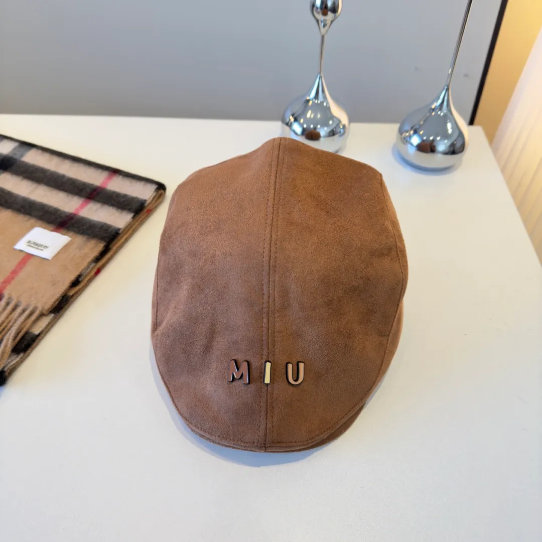 💰90¥ miumiu new duck bill forward cap, unisex,