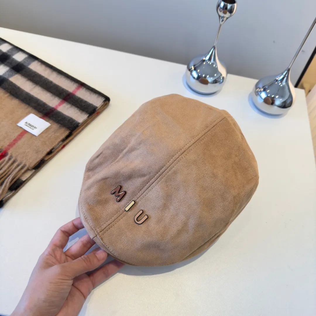 💰90¥ miumiu new duck bill forward cap, unisex,