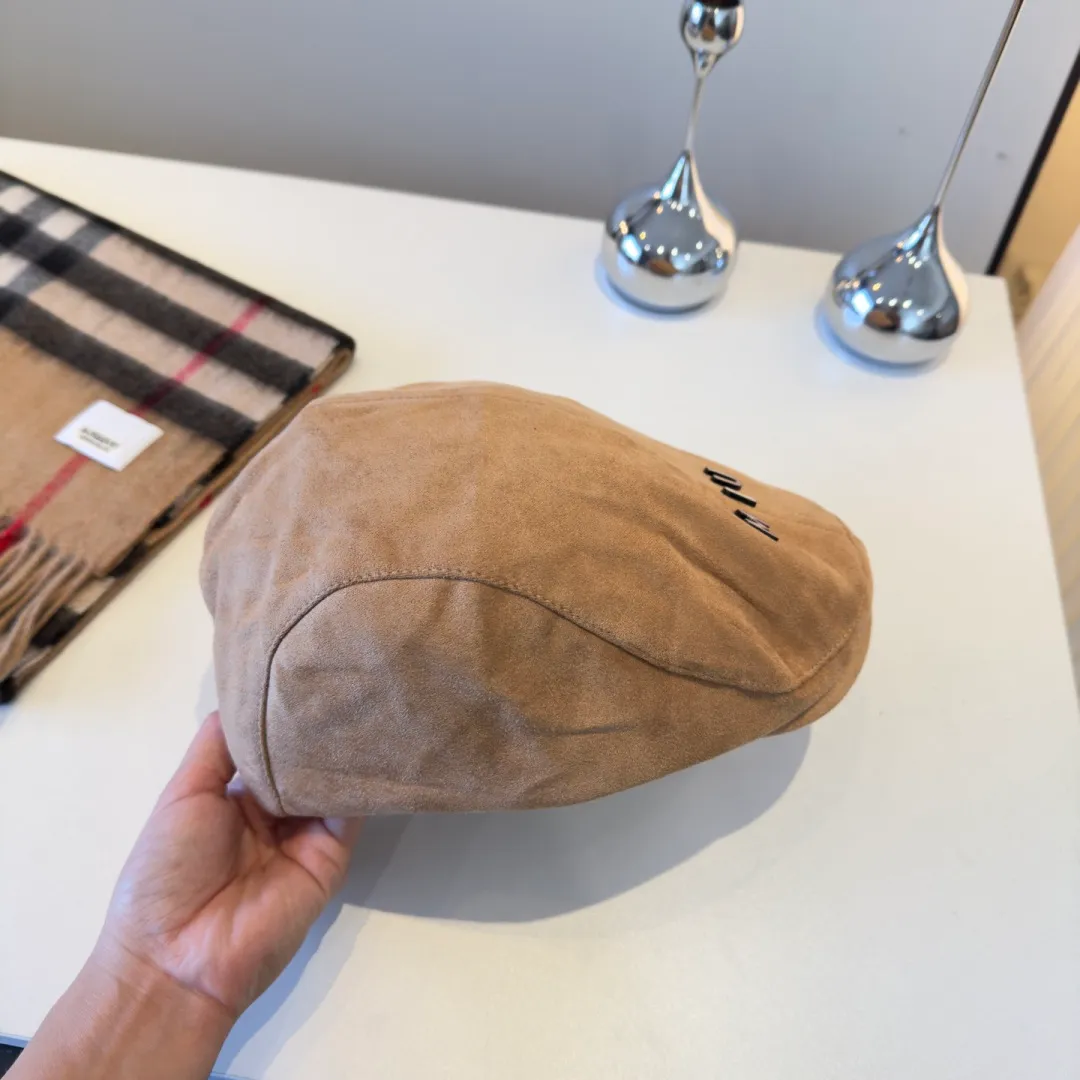 💰90¥ miumiu new duck bill forward cap, unisex,