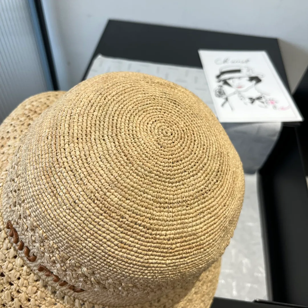 💰220¥ miumiu Miu Miu's new raffia straw hat, purely hand-crocheted, very small production, heavy workmanship, the same style at the counter, head circumference 57cm
