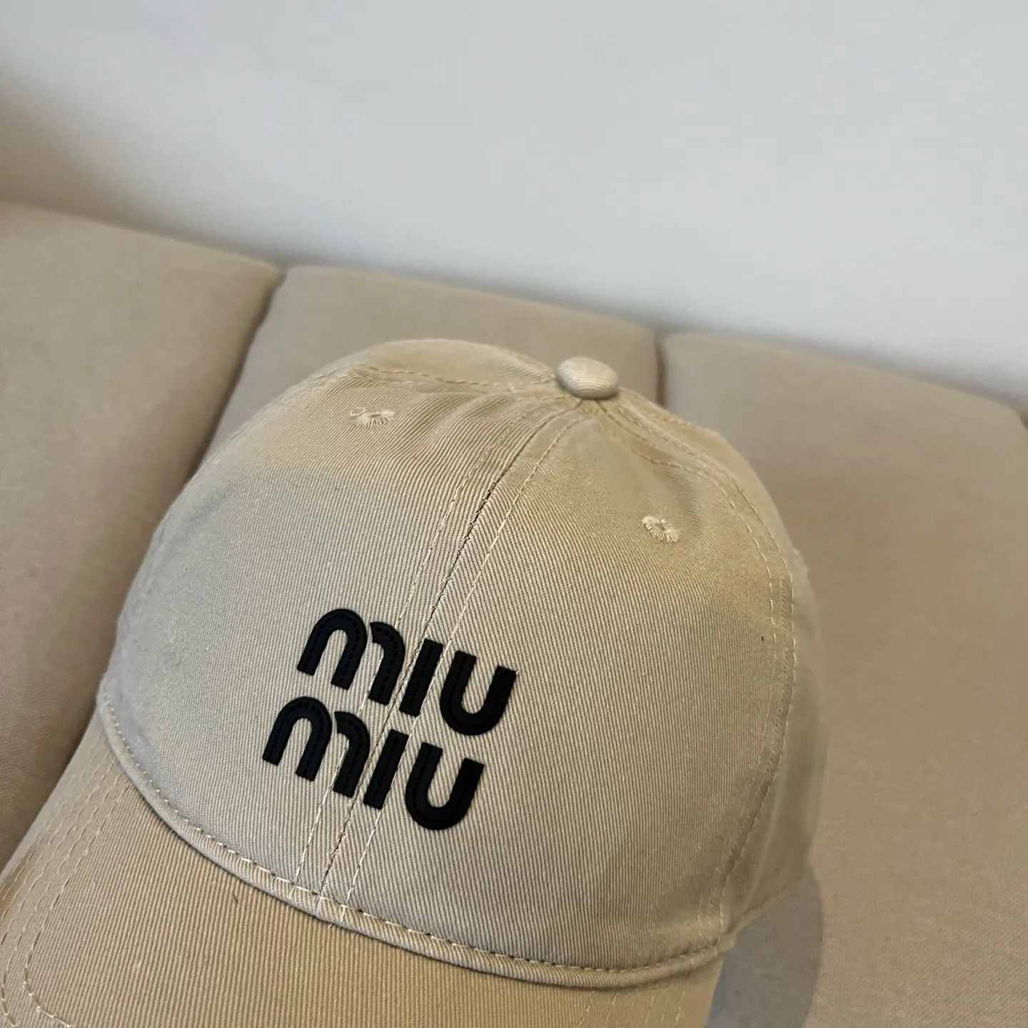 P54 miumiu original spring and summer new baseball cap, authentic mold customization, original workmanship is meticulous and the quality is superb!