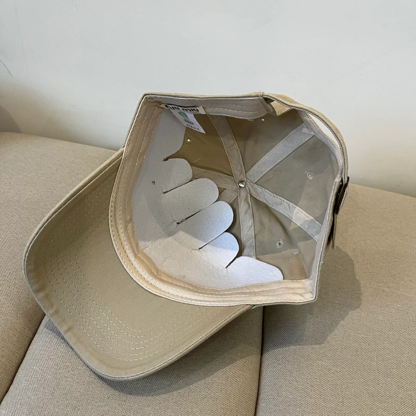 P54 miumiu original spring and summer new baseball cap, authentic mold customization, original workmanship is meticulous and the quality is superb!