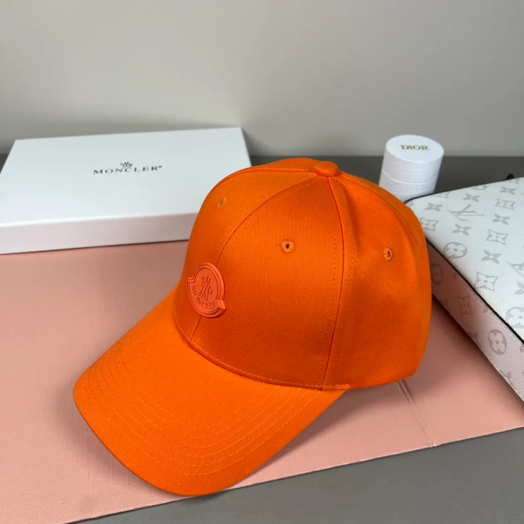 P76 comes with dust bag MONCLER mouth covering 🎩Good quality, high-end atmosphere, super popular 💖The texture is great, it is very easy to match when out on the street! Fashion trends! A must-have item for going out, the same style for men and women, get it now!