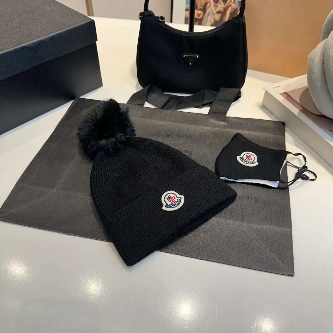 P80 Moncler muzzle hat + mask imitating cold set Autumn and winter women's wool woven warm knitted hat Cashmere soft and waxy texture, authentic quality enjoyment! Original label! High quality in stock!