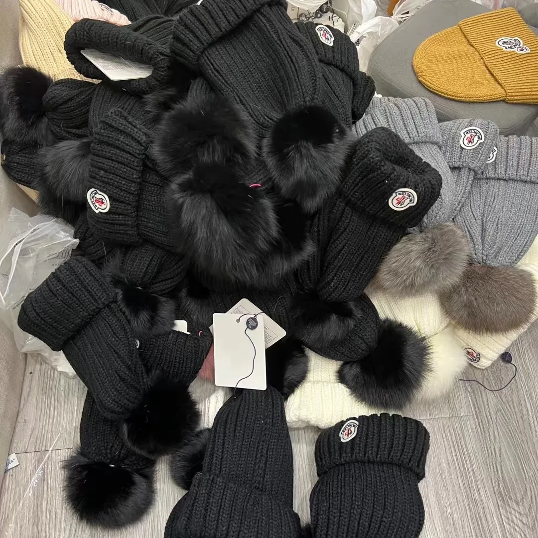Inquiry with pictures, Moncler Mouth Covered Classic Knitted Beanie 🔥Best Edition