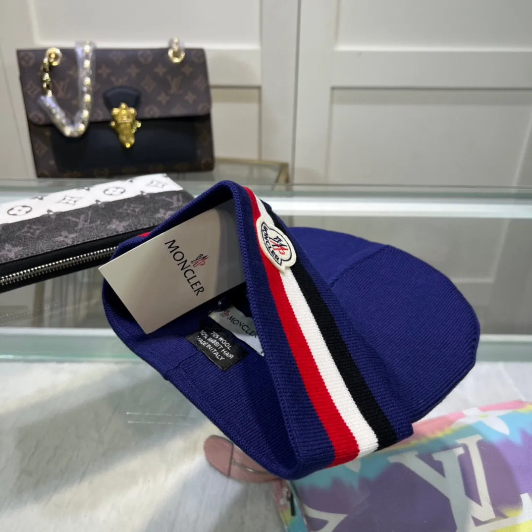 P50 comes with dust bag 🌺【MONCLER】Official website classic model, pay attention to the quality, the only one in the market that pays attention to quality details, 70% wool, 30% rabbit fur knitted hat! The same style for men and women, thicker and warmer, fashionable and popular 🌸First-class quality, the best brand for warmth in autumn and winter, order now, limited edition