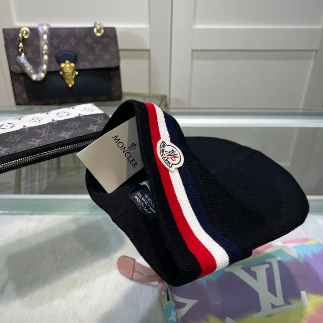 P50 comes with dust bag 🌺【MONCLER】Official website classic model, pay attention to the quality, the only one in the market that pays attention to quality details, 70% wool, 30% rabbit fur knitted hat! The same style for men and women, thicker and warmer, fashionable and popular 🌸First-class quality, the best brand for warmth in autumn and winter, order now, limited edition