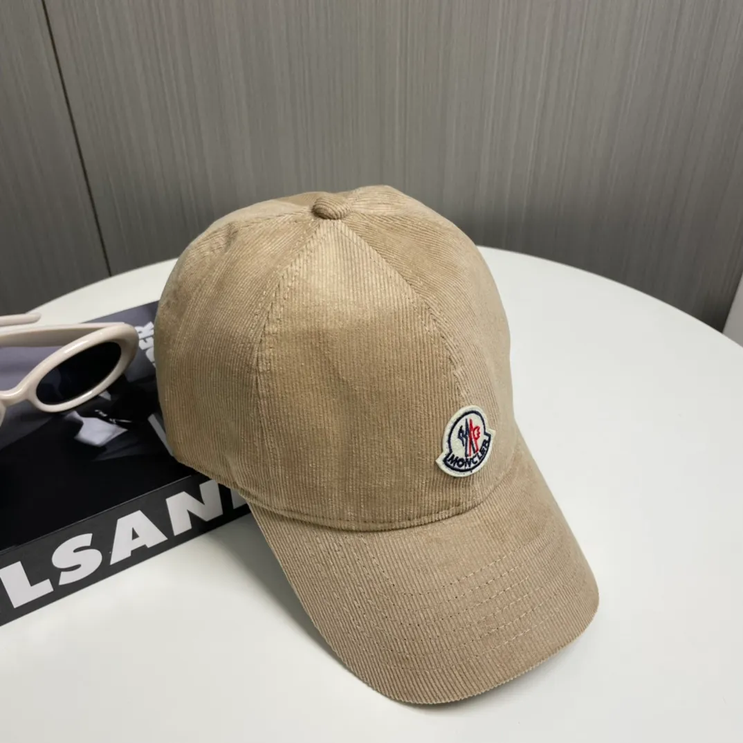 P70 Moncler Mouth Mouth New Autumn and Winter Corduroy Baseball Cap, full of texture. This year’s corduroy hat is really yyds ~
