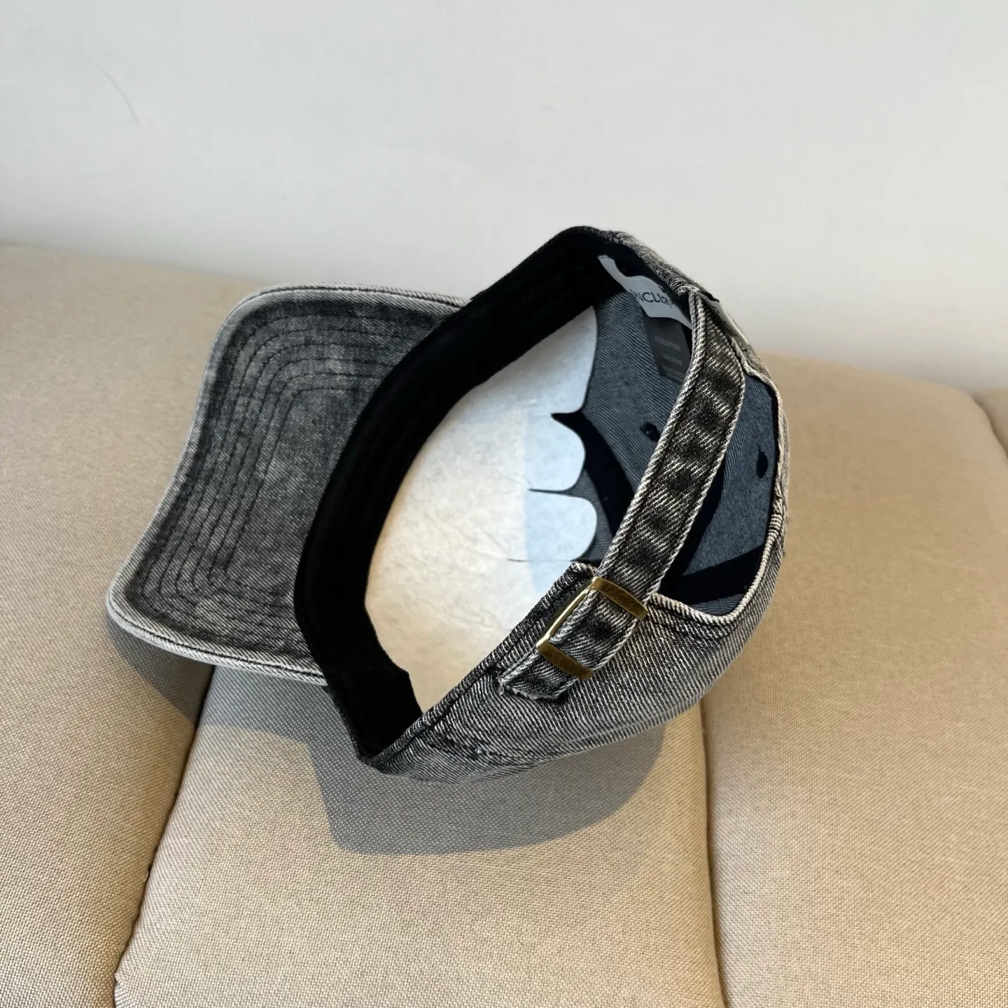 P60 MONCLER Mouth Mouth 🎩Good quality, high-end and elegant, super popular 💖The texture is great, it is very easy to match when going out! Fashion trends! A must-have item for going out, the same style for men and women, get it now!