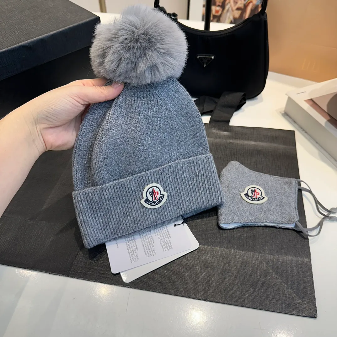 P80 Moncler muzzle hat + mask imitating cold set Autumn and winter women's wool woven warm knitted hat Cashmere soft and waxy texture, authentic quality enjoyment! Original label! High quality in stock!