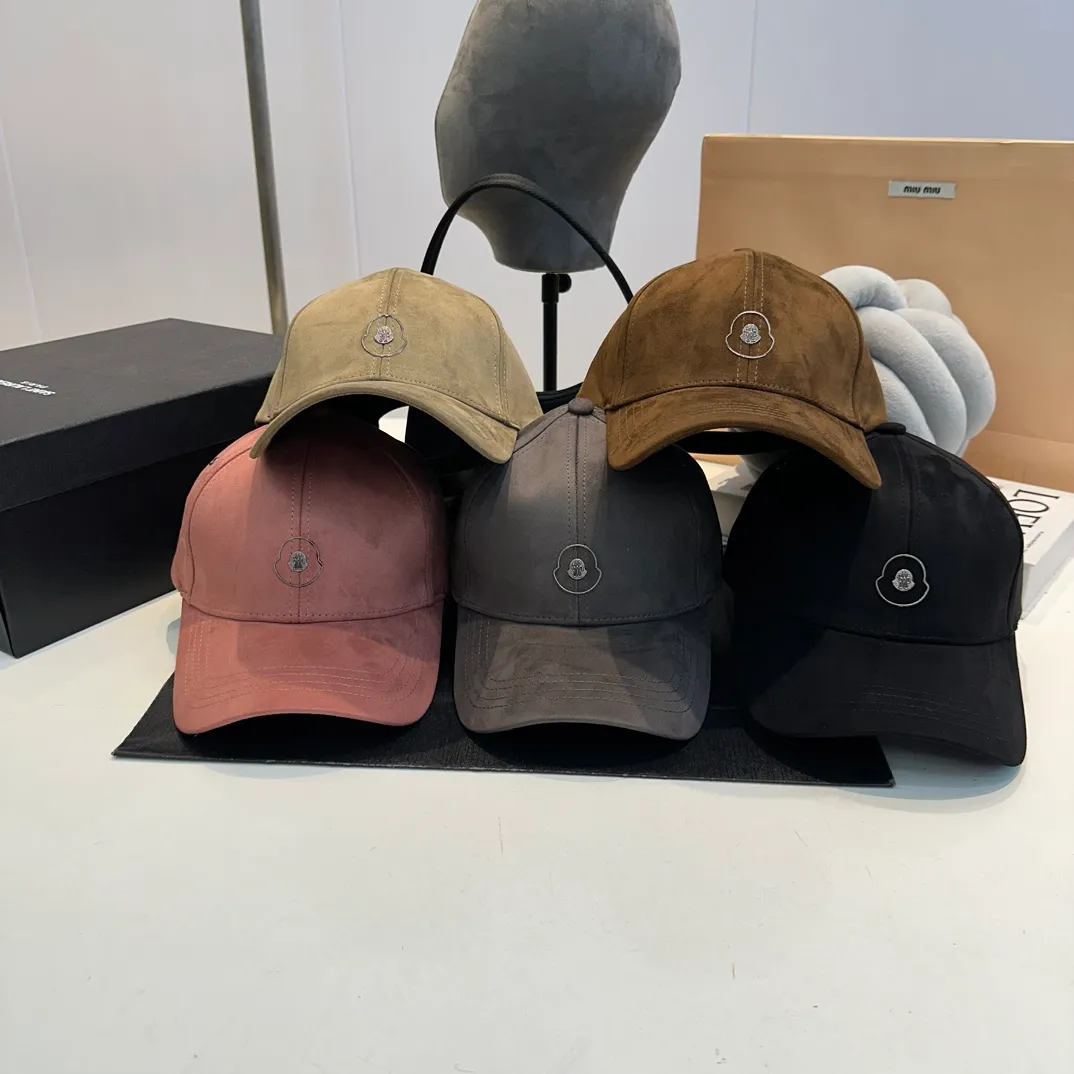 P60 * Moncler masked cotton baseball cap, a treasured item! Paired with exquisite embroidery, versatile colors👌 super flattering and small, same style for men and women, really cool~