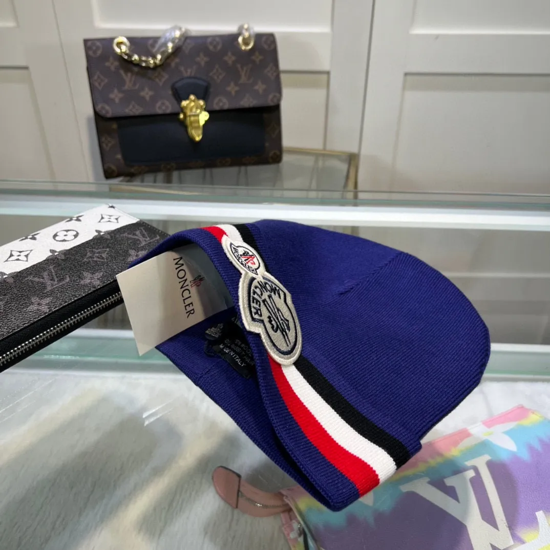 P50 comes with dust bag 🌺【MONCLER】Official website classic model, pay attention to the quality, the only one in the market that pays attention to quality details, 70% wool, 30% rabbit fur knitted hat! The same style for men and women, thicker and warmer, fashionable and popular 🌸First-class quality, the best brand for warmth in autumn and winter, order now, limited edition