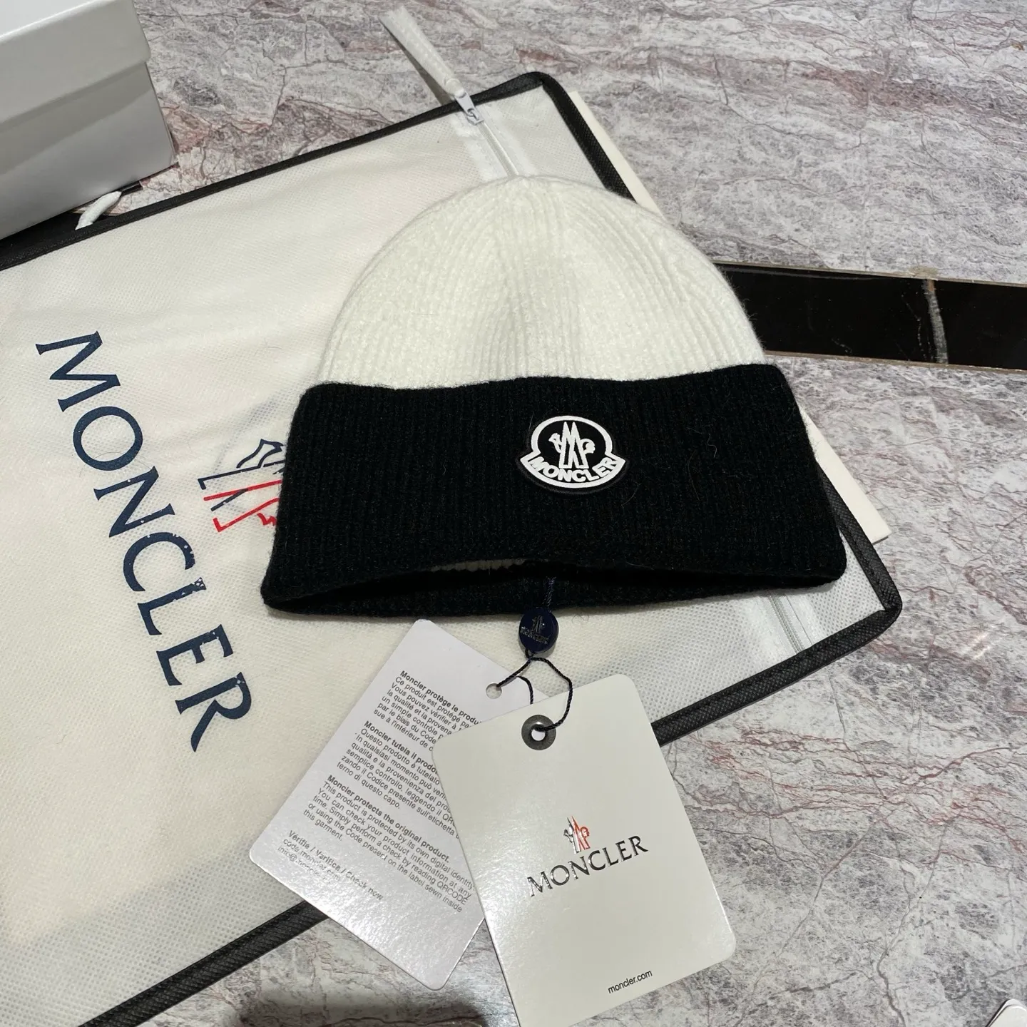 MONCLER cashmere knitted hat