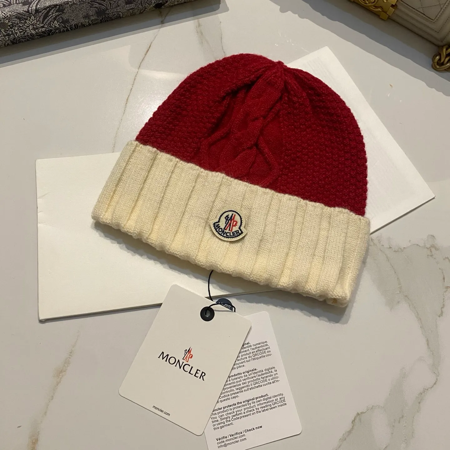 Moncler Mouth Covered Korean Twist Knit Hat