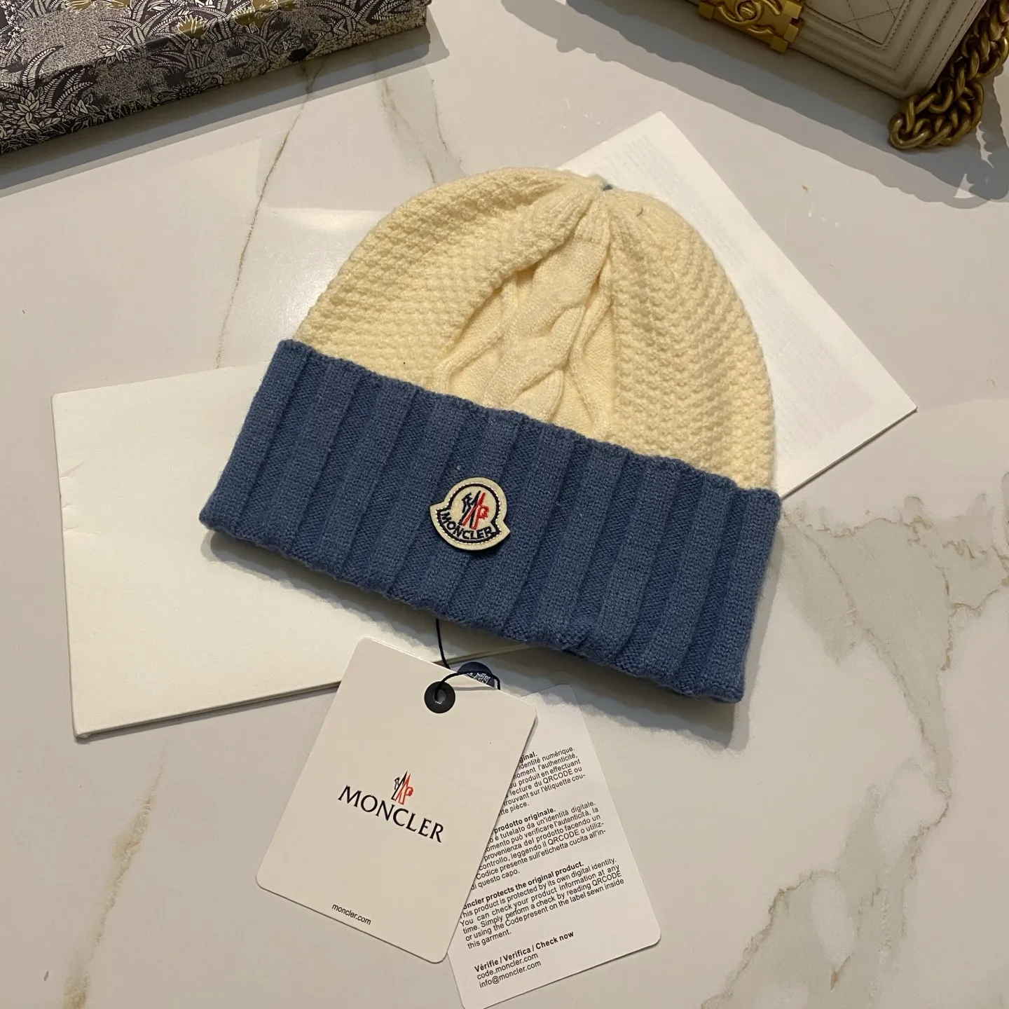 Moncler Mouth Covered Korean Twist Knit Hat