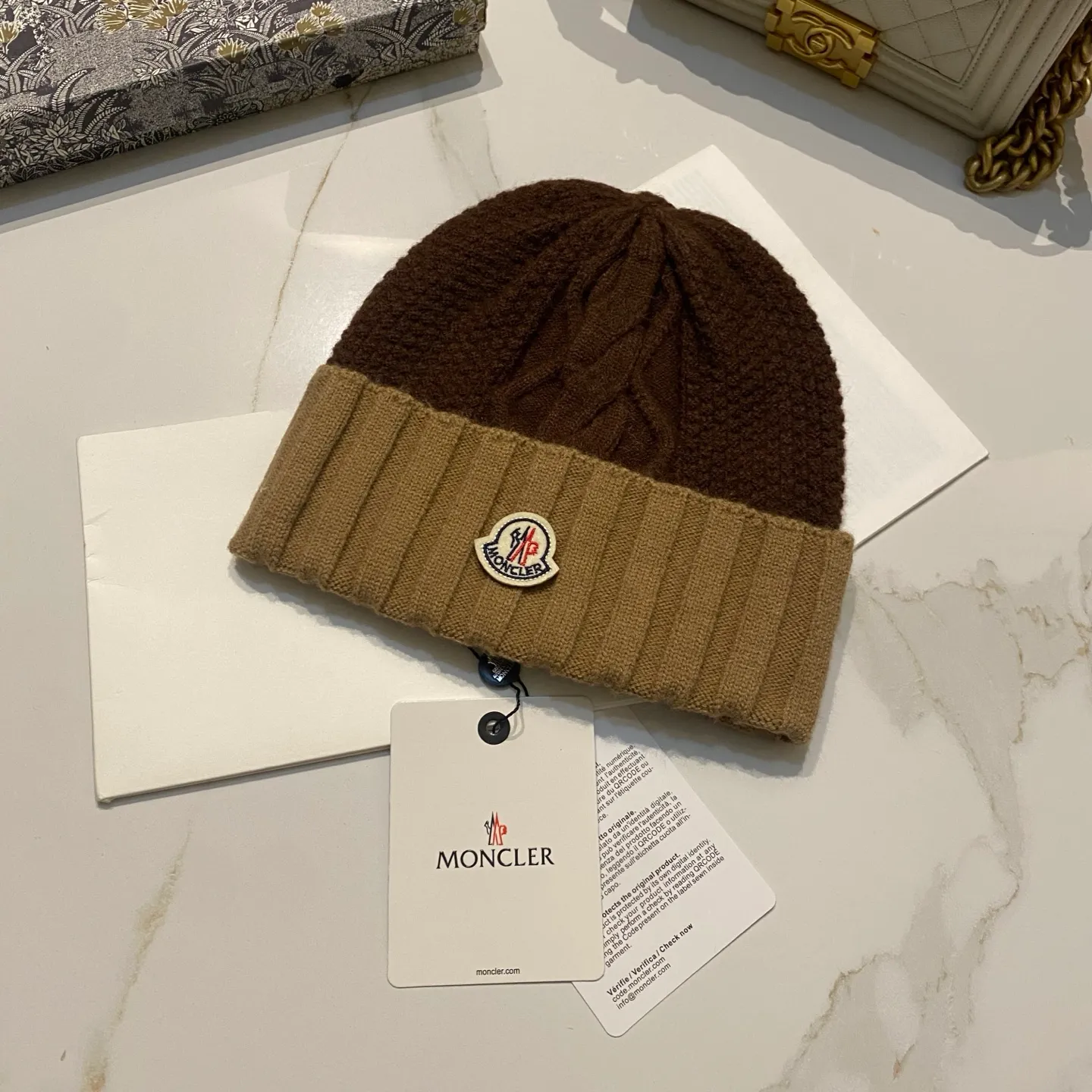 Moncler Mouth Covered Korean Twist Knit Hat