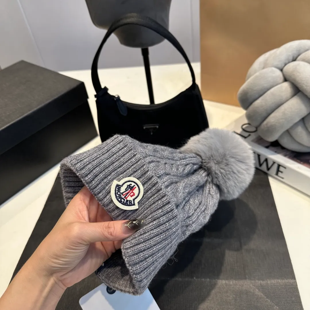 P60 MONCLER 25 autumn new product wool ball ear protection knitted toe wool hat cold hat sweet