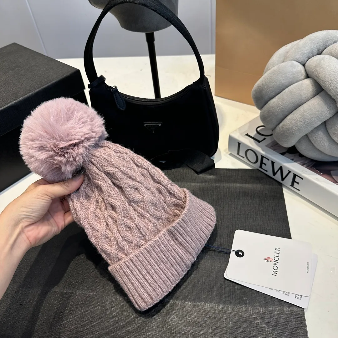 P60 MONCLER 25 autumn new product wool ball ear protection knitted toe wool hat cold hat sweet