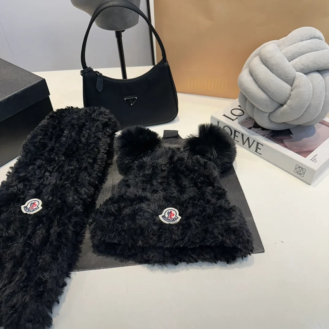 P160 Moncler muzzle hat, gloves, scarf, Angora rabbit fur knitted hat