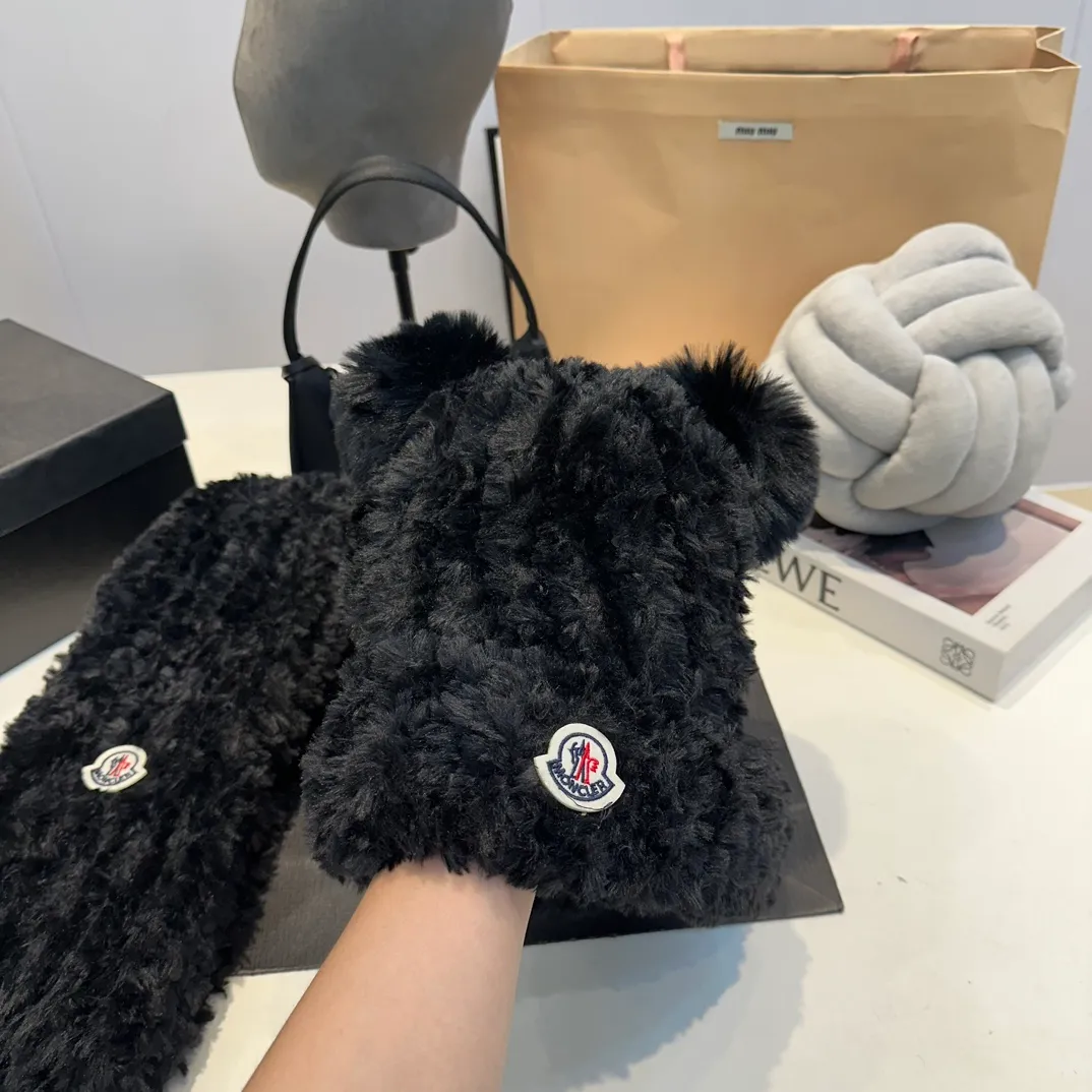P160 Moncler muzzle hat, gloves, scarf, Angora rabbit fur knitted hat