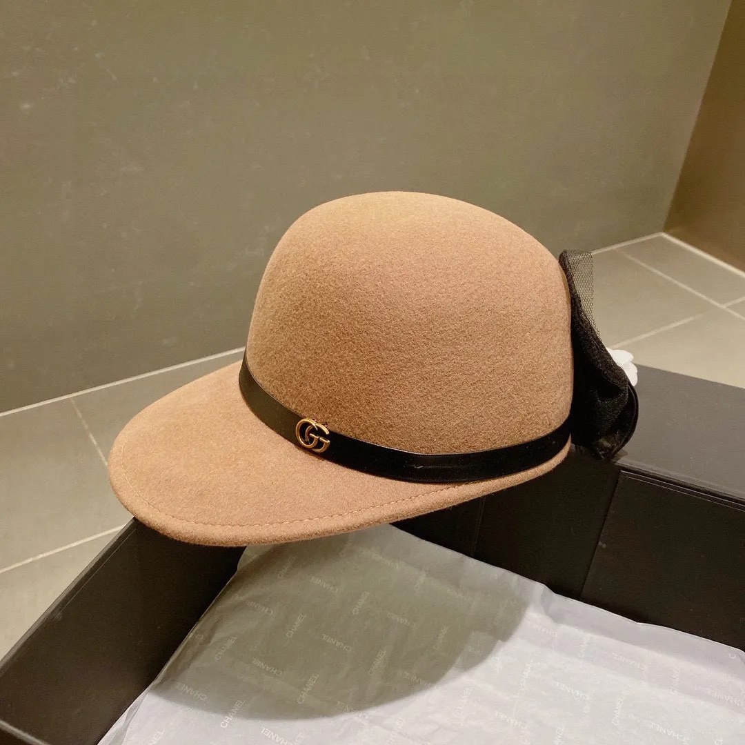 Random model 170¥ Gucci 2022 new autumn and winter wool peaked cap, 100% wool fabric, peaked knight hat, versatile style, black and khaki, head circumference 57cm