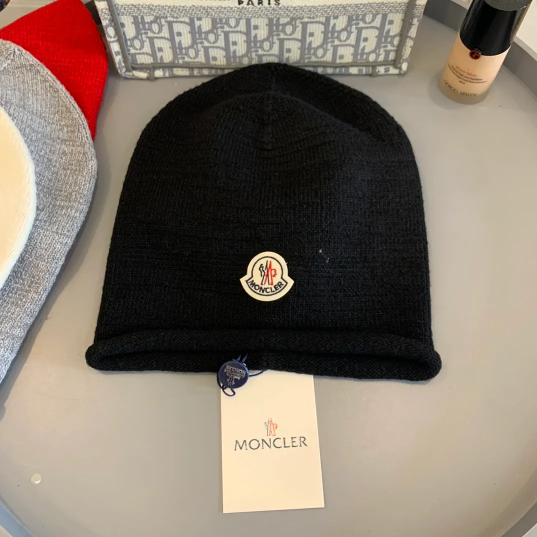 p60 Moncler woolen hat🧣 Simple and elegant Japanese style woolen knitted hat, playful and cute‼ Warm and comfortable, great quality