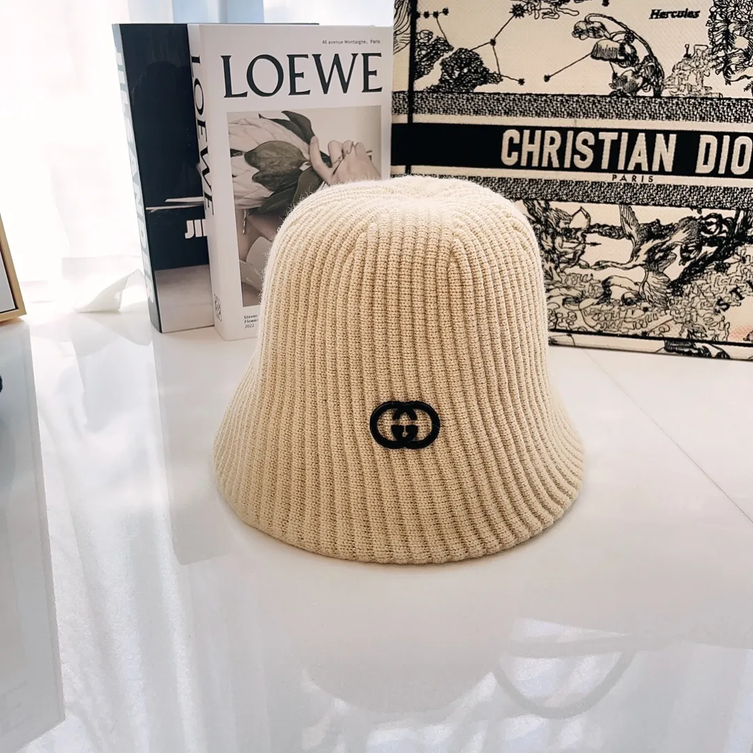 Special batch of 70 new Gucci autumn and winter new wool knitted bucket hat bucket hats. Three-dimensional twill texture, super visual sense. The fixed brim can hide the face shape. Super friendly for babies with big heads. Now it is perfect to wear.