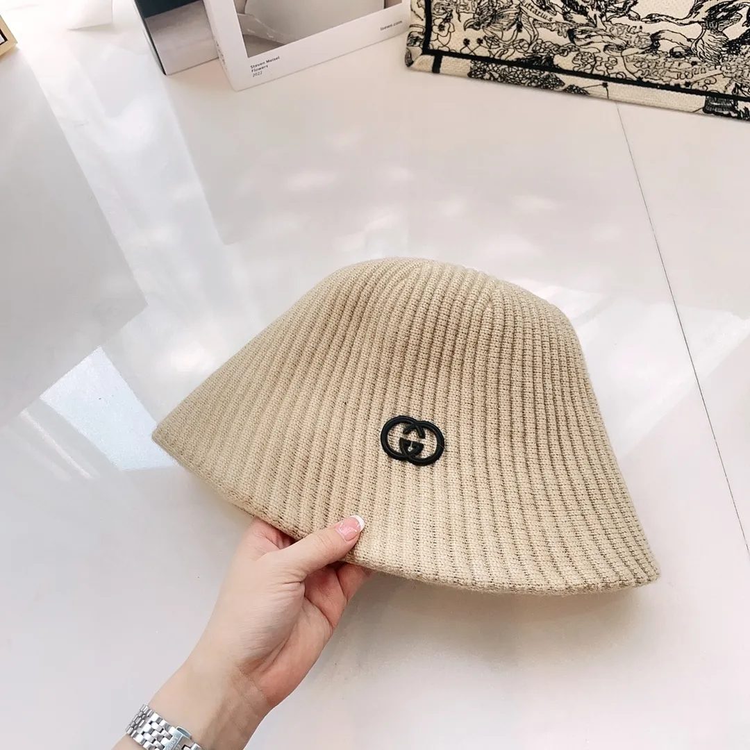 Special batch of 70 new Gucci autumn and winter new wool knitted bucket hat bucket hats. Three-dimensional twill texture, super visual sense. The fixed brim can hide the face shape. Super friendly for babies with big heads. Now it is perfect to wear.