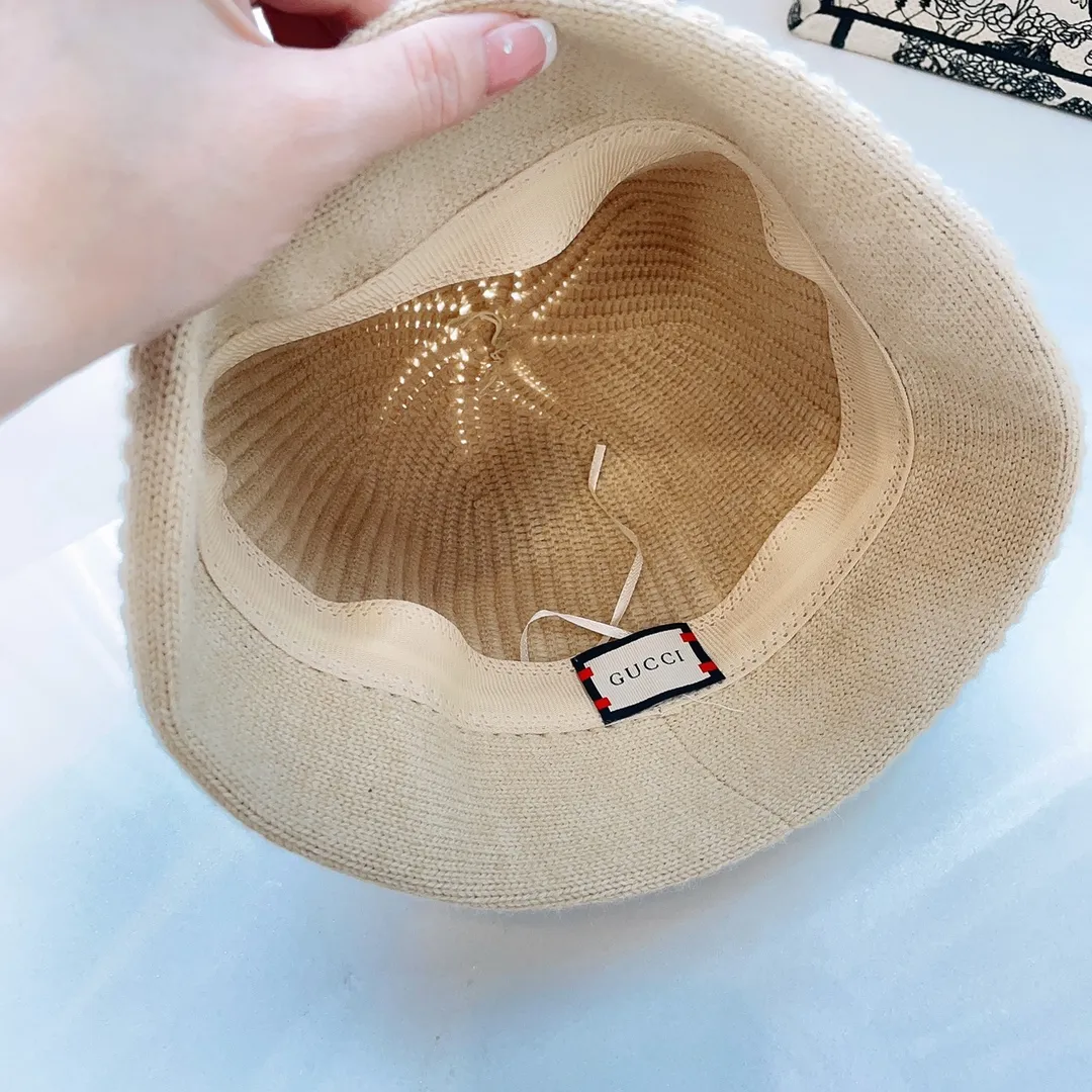 Special batch of 70 new Gucci autumn and winter new wool knitted bucket hat bucket hats. Three-dimensional twill texture, super visual sense. The fixed brim can hide the face shape. Super friendly for babies with big heads. Now it is perfect to wear.