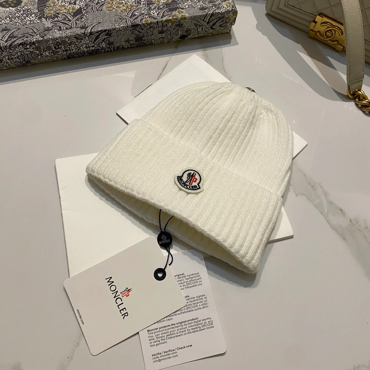 Moncler muzzle cashmere knitted hat
