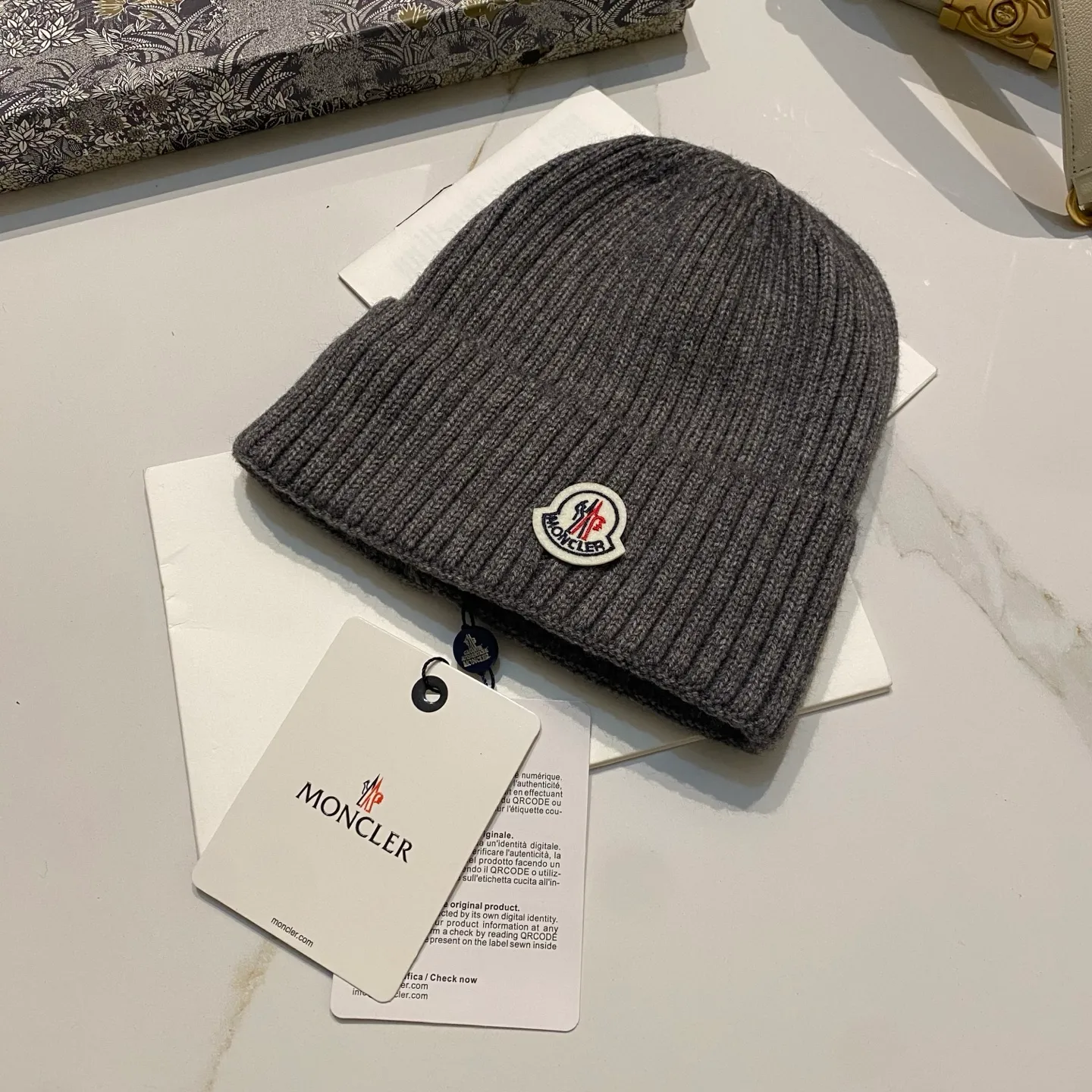 Moncler muzzle cashmere knitted hat