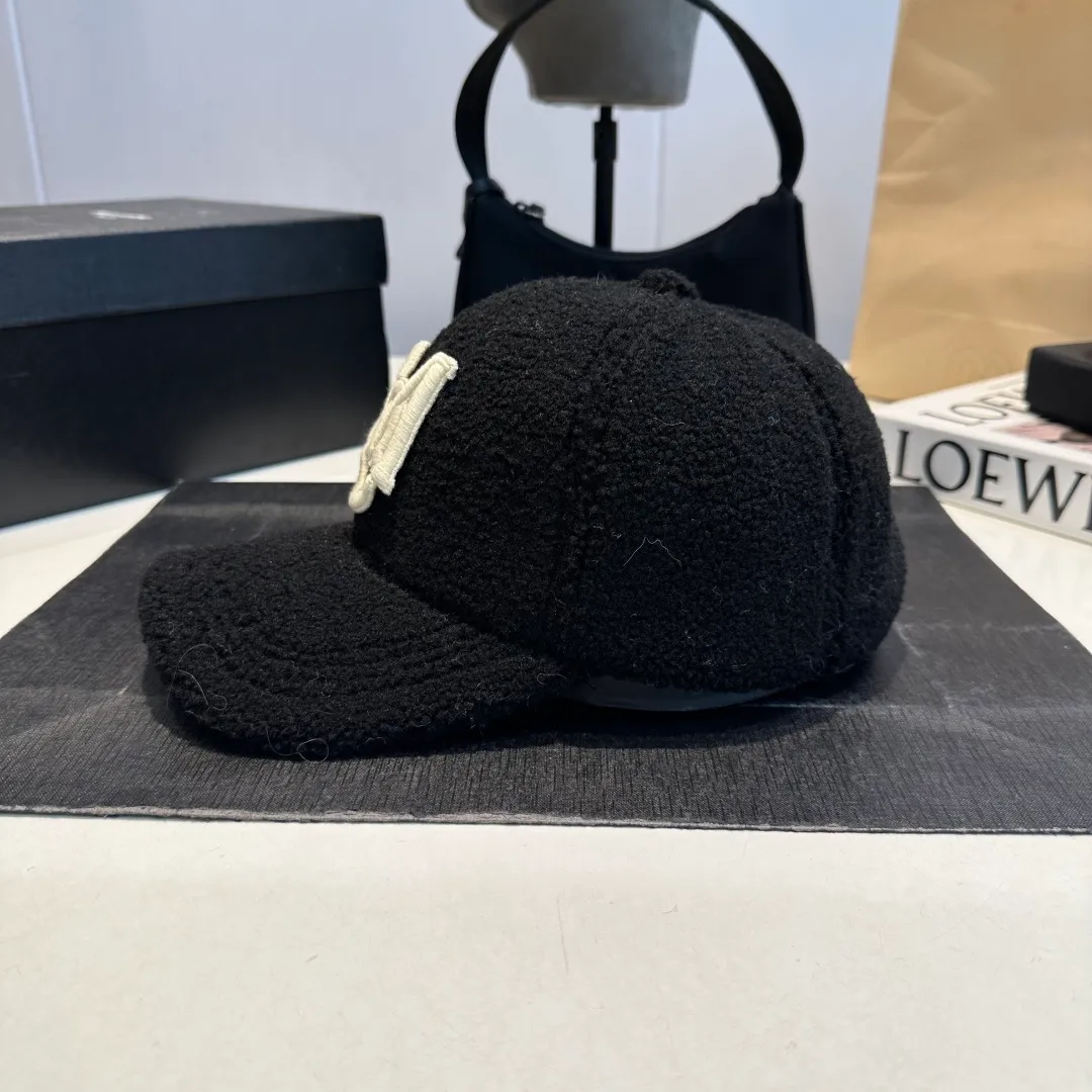 P54 Moncler plush baseball cap for women autumn and winter warm peaked cap showing face small plush hat