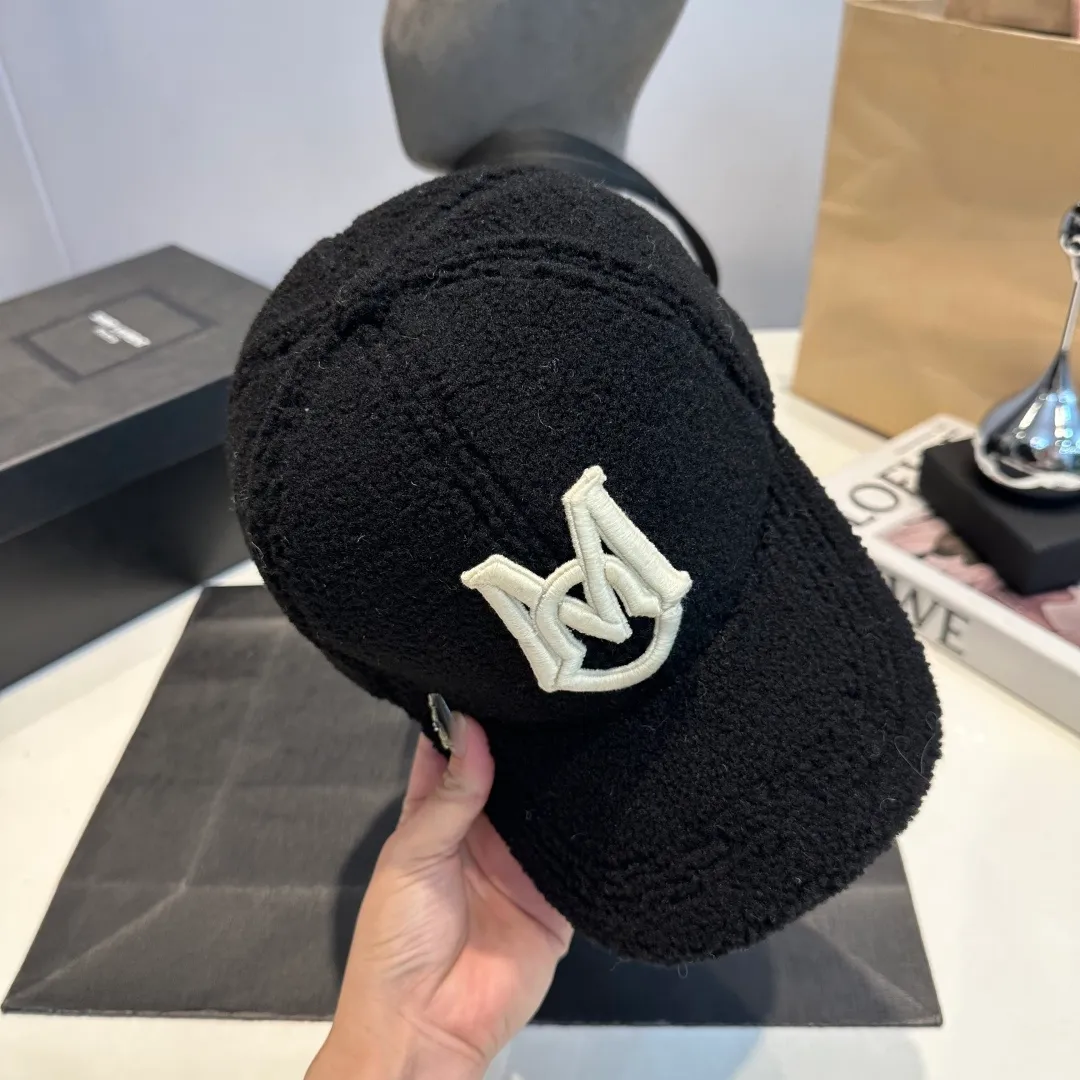 P54 Moncler plush baseball cap for women autumn and winter warm peaked cap showing face small plush hat