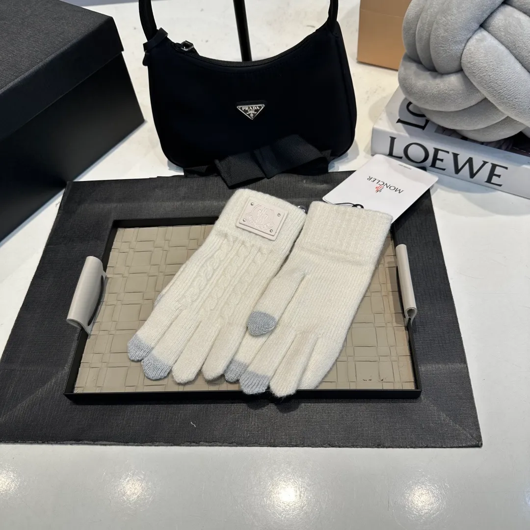 P50 Moncler Suede Gloves for Women with Mouth Mouth, Winter Velvet and Thickened Touch Screen Cycling Bike to Keep Cold and Warm