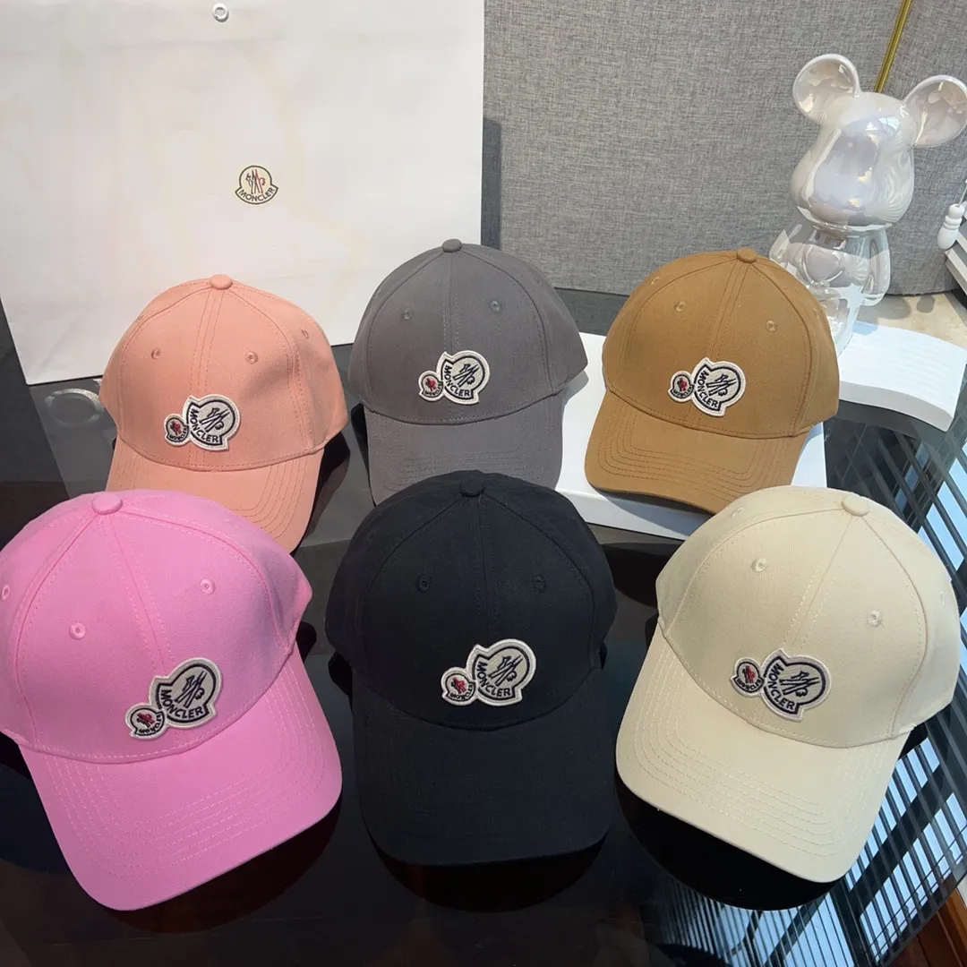 P60 moncler double-label logo baseball cap, a must-have item for no-makeup makeup. It looks cool when paired with sweaters and T-shirts! The days when I don’t wash my hair all depend on this hat~