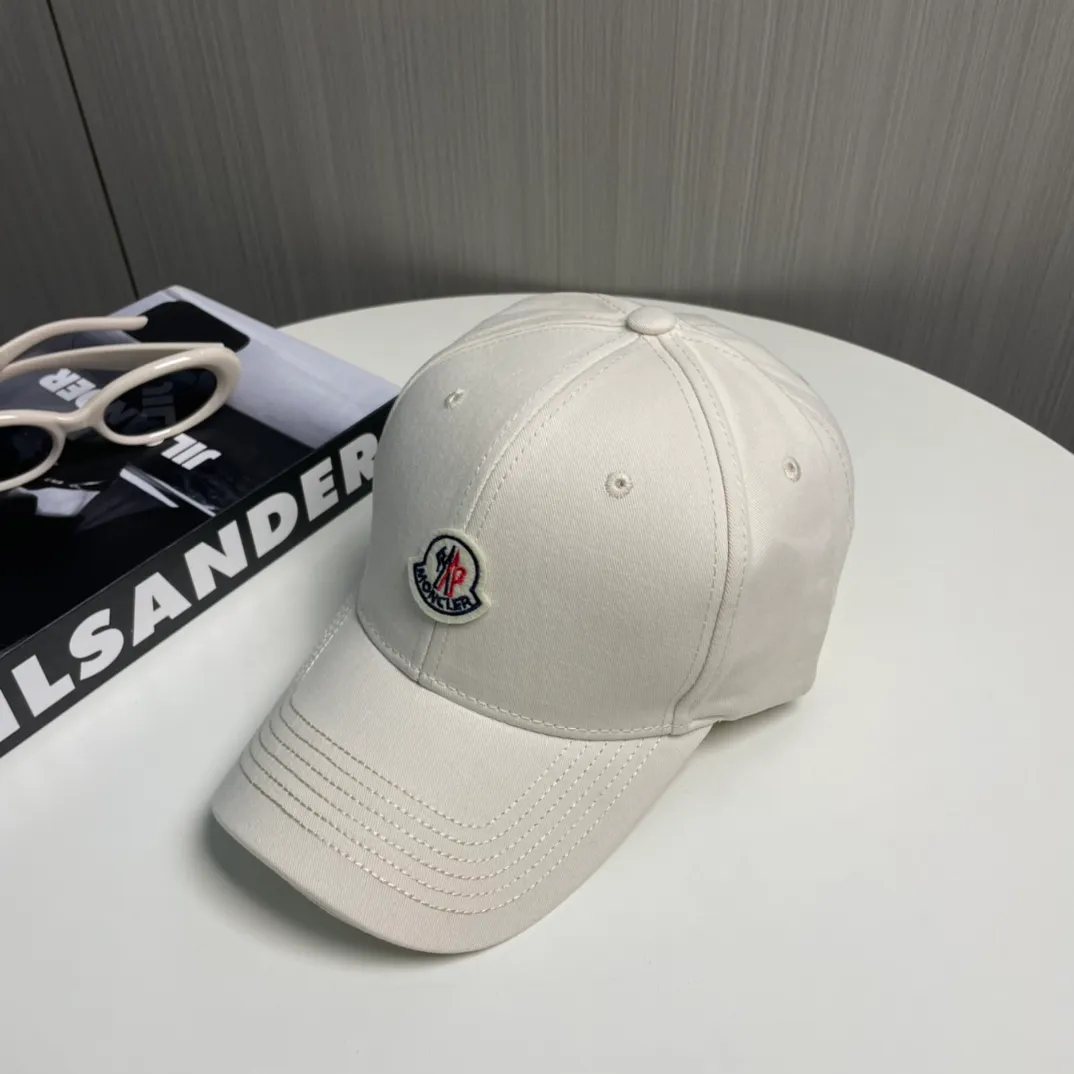 P56 MONCLER new baseball cap, a fashionable street item with a great style, a favorite among Internet celebrities and fashion bloggers! High quality, comfortable and breathable, concave shape looks good