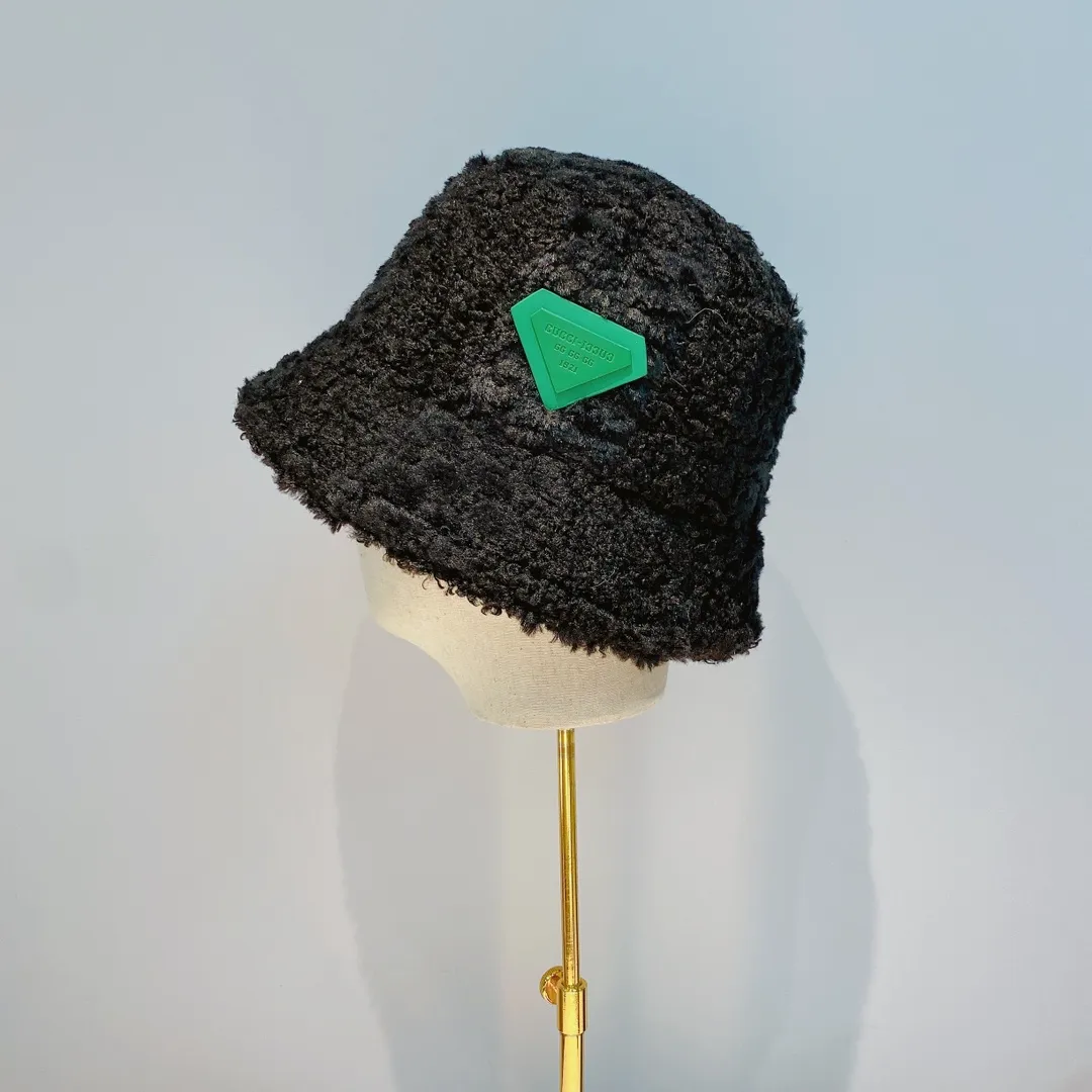 p90 Gucci 2021 new autumn and winter fisherman hat, autumn and winter lamb wool fabric, black and white, head circumference 57cm