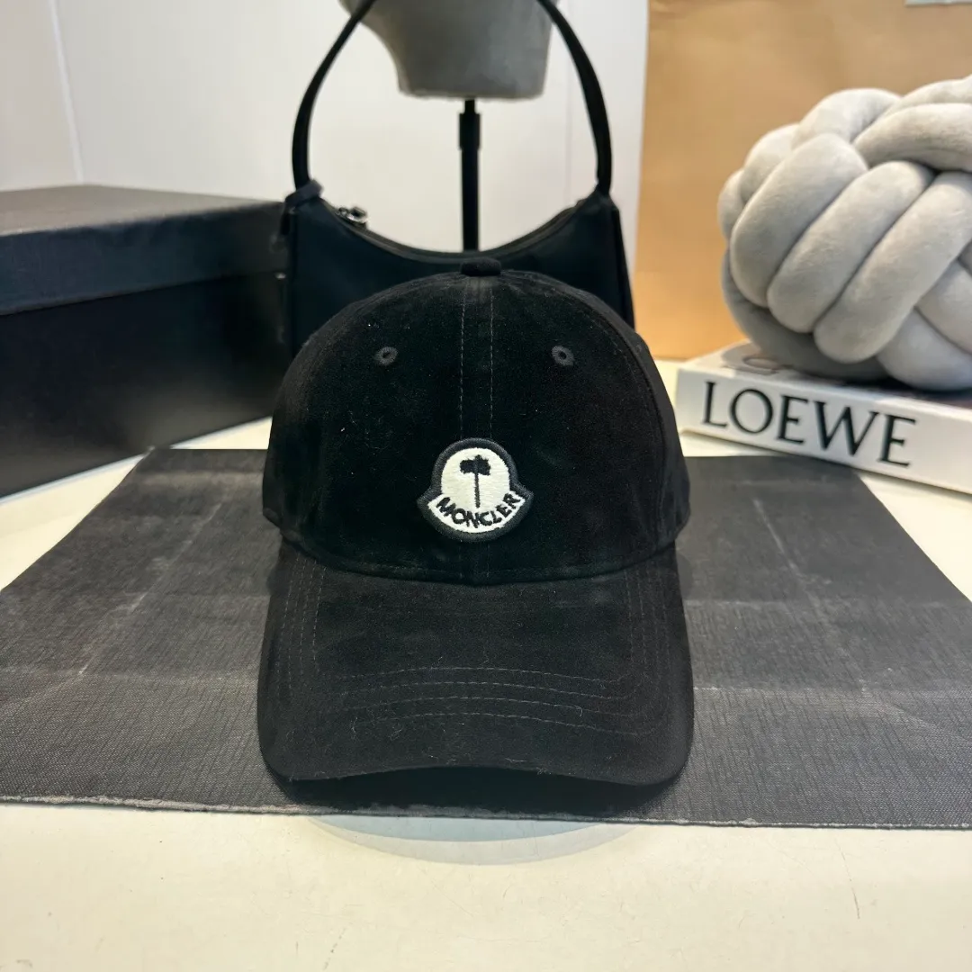 P60 new spring/summer MONCLER baseball cap, suitable for young and fashionable people, with strong visual effect, three-dimensional letters, good-looking and high-quality!