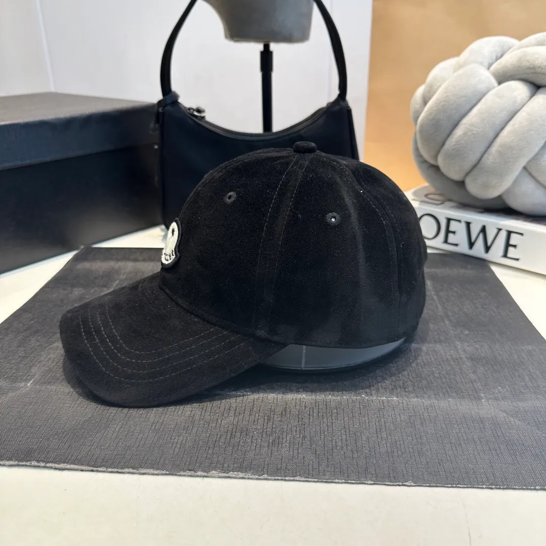 P60 new spring/summer MONCLER baseball cap, suitable for young and fashionable people, with strong visual effect, three-dimensional letters, good-looking and high-quality!