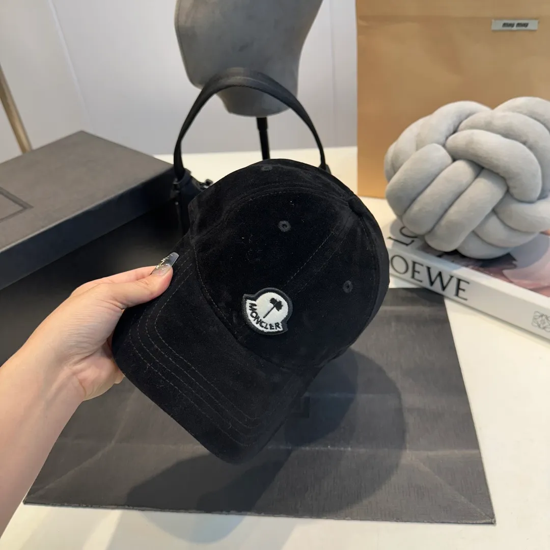 P60 new spring/summer MONCLER baseball cap, suitable for young and fashionable people, with strong visual effect, three-dimensional letters, good-looking and high-quality!