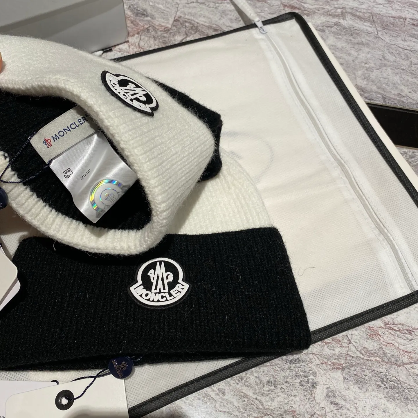 MONCLER cashmere knitted hat