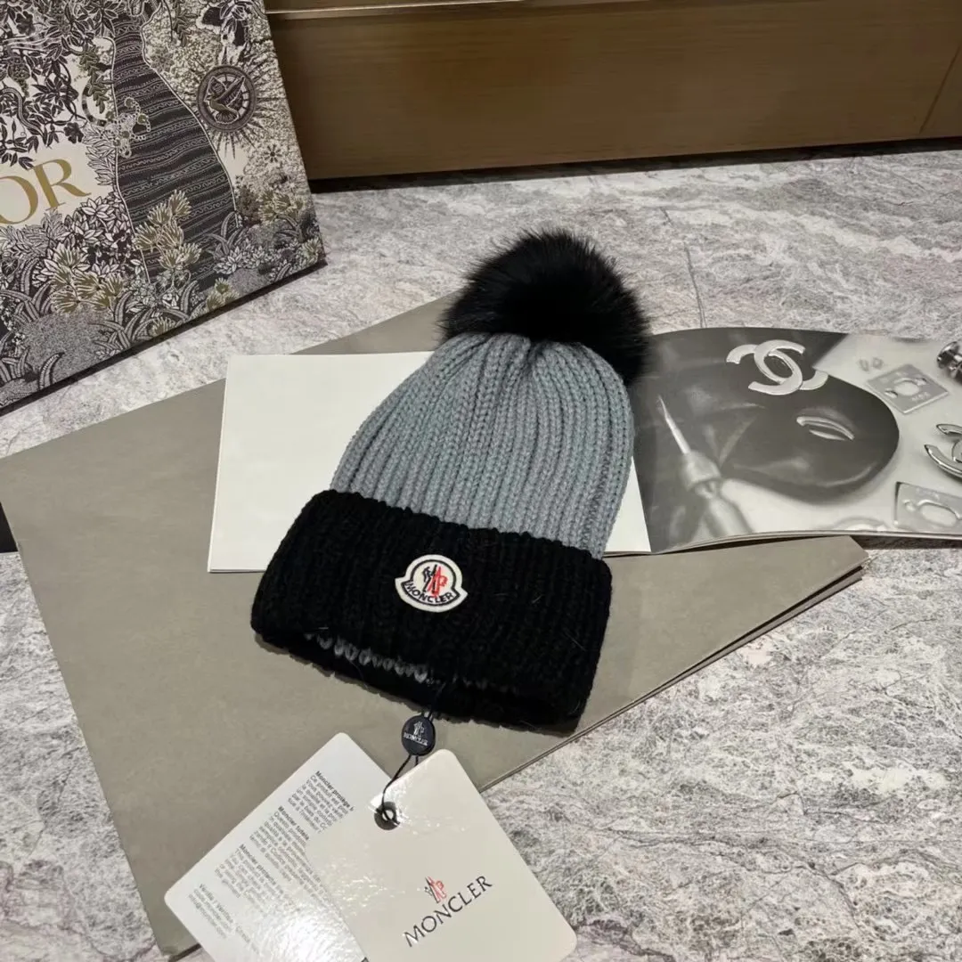 Inquiry with pictures, Moncler masked contrast knitted beanie with fox fur ball, high-end and classy