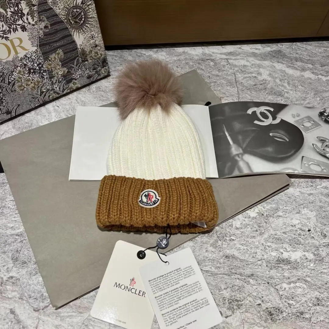 Inquiry with pictures, Moncler masked contrast knitted beanie with fox fur ball, high-end and classy
