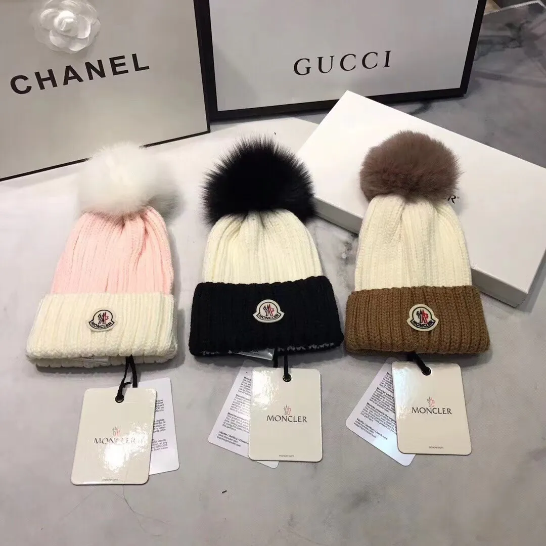 Inquiry with pictures, Moncler masked contrast knitted beanie with fox fur ball, high-end and classy