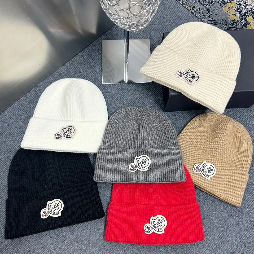 Bargain price Moncler hat and scarf set🔥